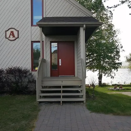 O'Berge Du Village A302 Magog Exterior photo