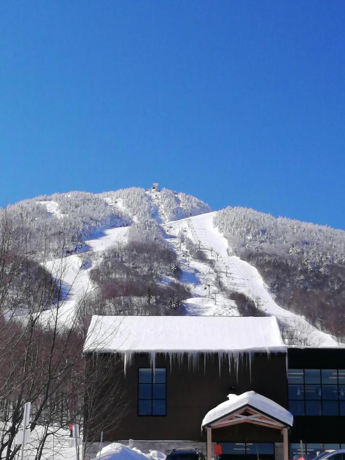O'berge Du Village A302 Apartment Magog